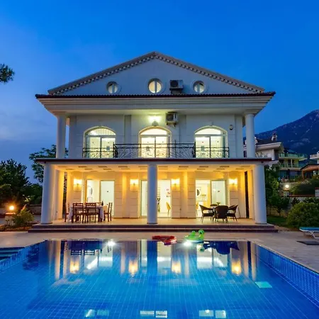 Vilă Musa - 5 Bedroom In Hisaronu Fethiye