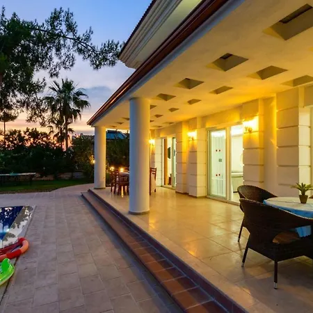 Vilă Musa - 5 Bedroom In Hisaronu Fethiye