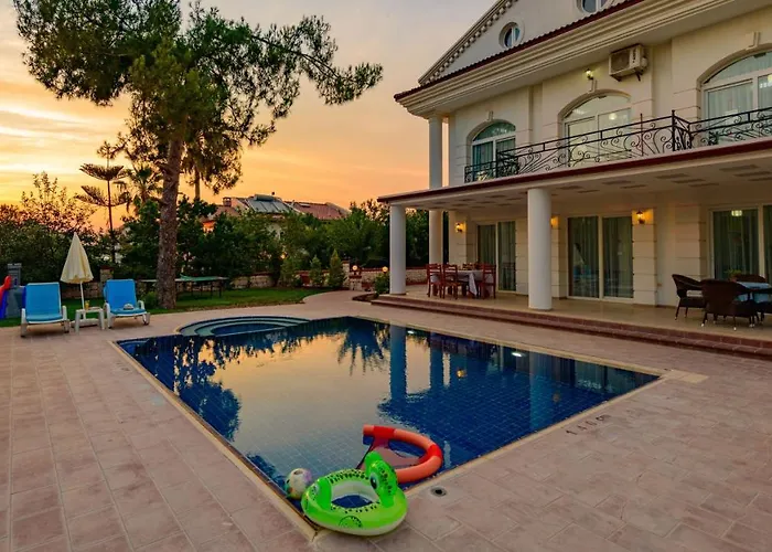 Villa Musa - 5 Bedroom In Hisaronu *